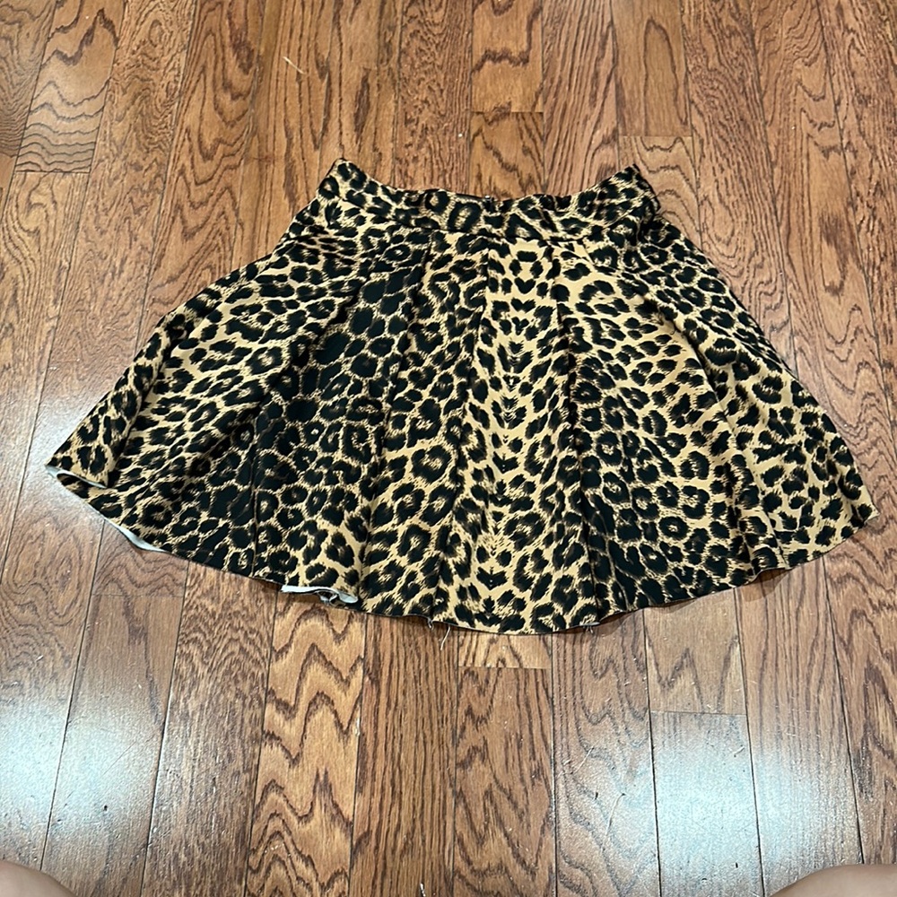 Mural leopard pleated skirt